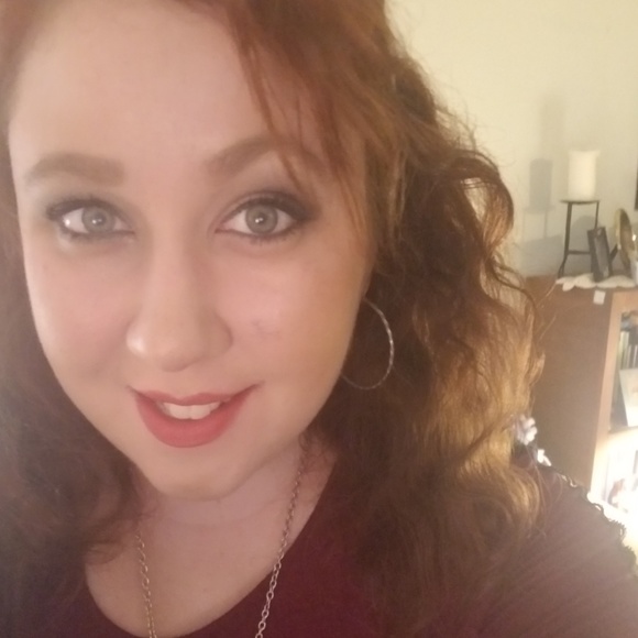 Meet your Posher, Gina - Picture 1 of 1